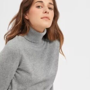 Everlane 100% cashmere sweater